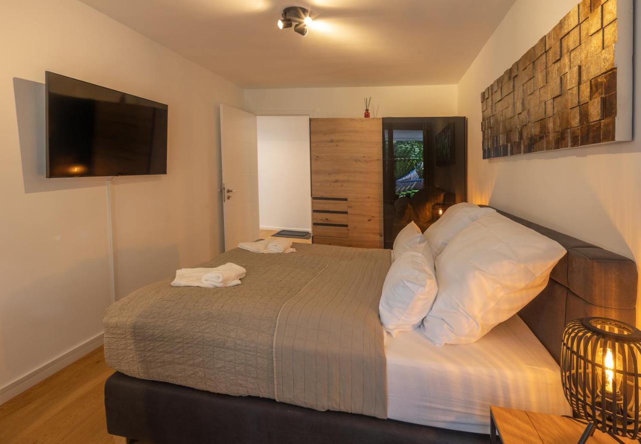 Sweethome - Luxus Pur - Grosse Kueche, 2 Baeder, 2 Terrassen Ottobrunn Exterior foto